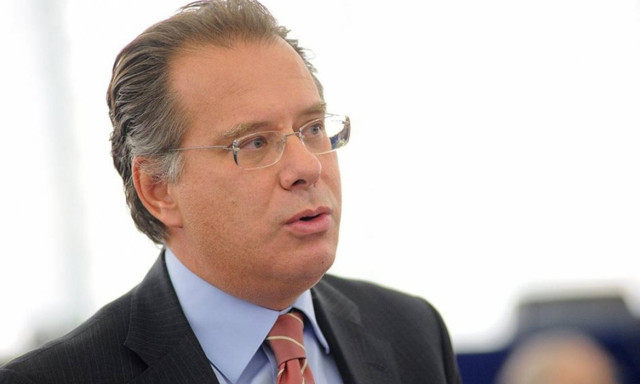 Κουμουτσάκος: Το Μαξίμου καταφεύγει σε σκοτεινή προπαγάνδα