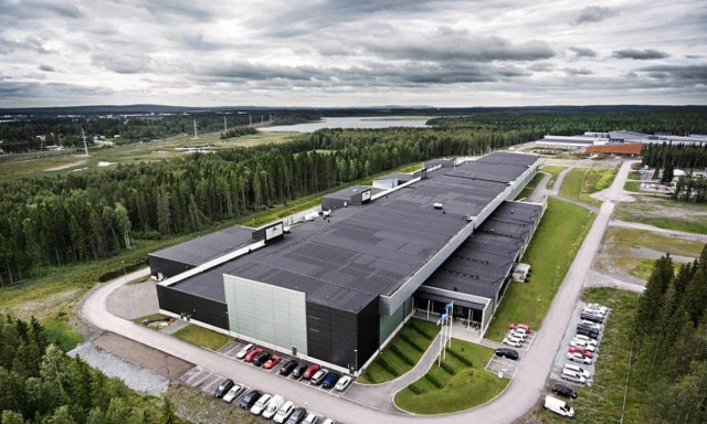 Δείτε το απίστευτο εσωτερικό ενός από τα μεγαλύτερα κέντρα δεδομένων του Facebook