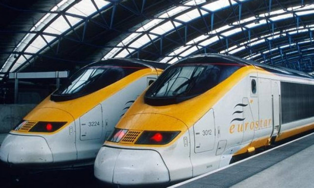 Γαλλία: Ένοπλα στελέχη των υπηρεσιών ασφαλείας με πολιτικά «ξεχύνονται» σε τρένα και μετρό