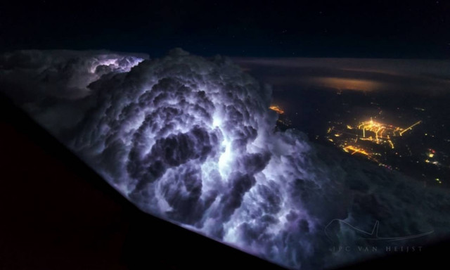 Μέσα από τα μάτια ενός πιλότου: Φωτογραφίες της Γης από ψηλά που «κόβουν την ανάσα»