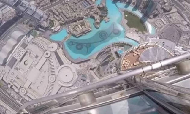 Δείτε τι παθαίνει ένα iPhone 7 όταν το πετάξεις από το ψηλότερο κτήριο του κόσμου (video)