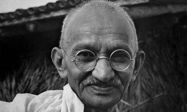 Σαν σήμερα το 1869 γεννήθηκε ο Ινδός πνευματικός ηγέτης και πολιτικός Μαχάτμα Γκάντι