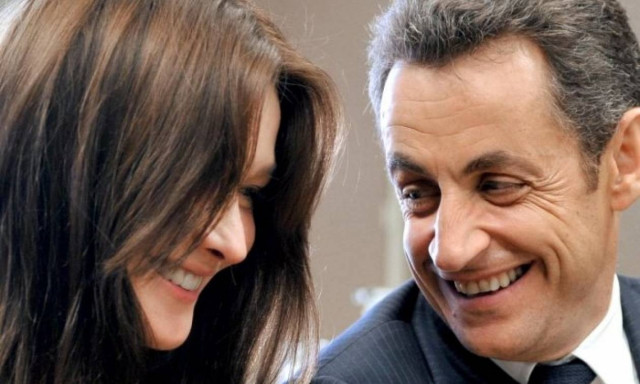 Γαλλία: Σάλος από τις «καυτές» αποκαλύψεις Σαρκοζί για την Μπρούνι