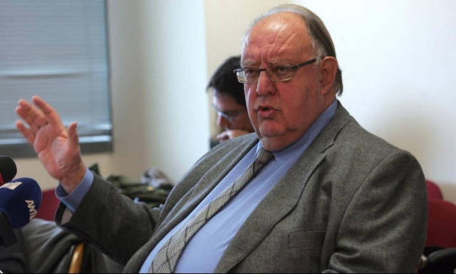 Κλαίνε οι χήρες, κλαίνε και οι παντρεμένες: Ο Πάγκαλος διαμαρτύρεται για τη σύνταξή του!