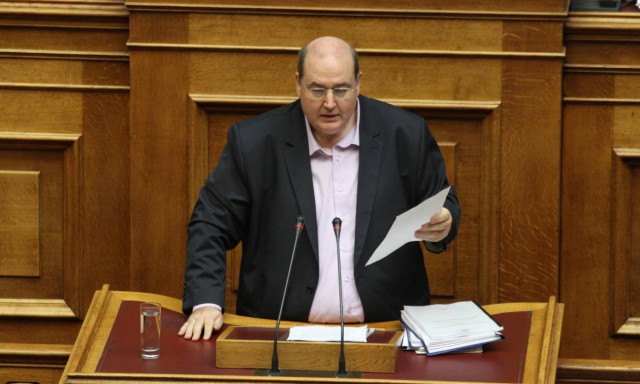 Αναδίπλωση Φίλη: Πρόθεση της Πολιτείας δεν είναι να δημιουργεί αντιδικίες με την Εκκλησία