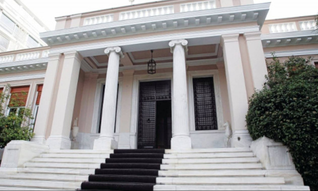 Μαξίμου: Η επιτροπή διαλόγου για τη συνταγματική αναθεώρηση δεν αρέσει στον κ. Μητσοτάκη. Ε, και;