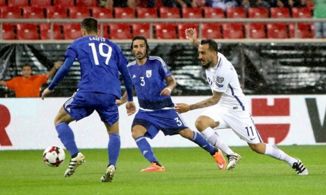 Συγκίνηση στο «Γ. Καραϊσκάκης»: Ένας Εθνικός Ύμνος στο Ελλάδα – Κύπρος (vid)