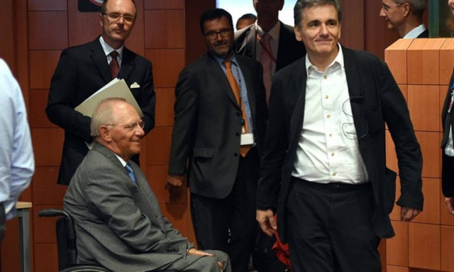 «Σκωτσέζικο ντους» για το χρέος:  Επιλεκτική ακοή από την ελληνική κυβέρνηση