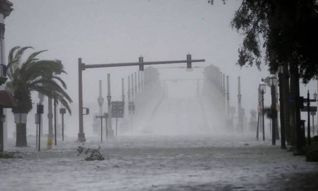 Hurricane Matthew kills almost 900 in Haiti before striking U.S.