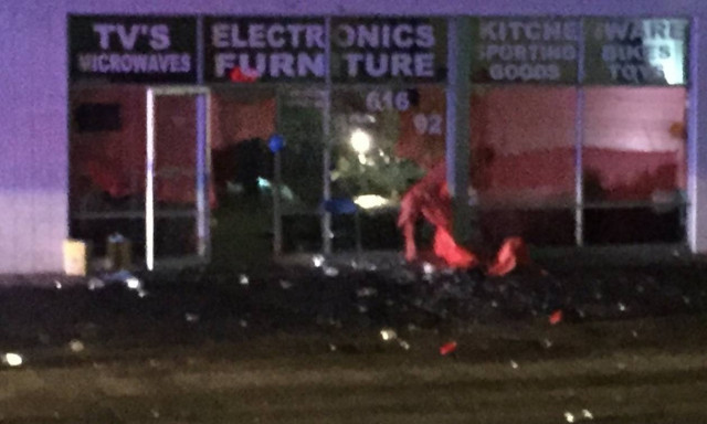 Πυροβολισμοί έξω από νυχτερινό κέντρο - Ένας νεκρός, οχτώ τραυματίες (Pics+Vid)