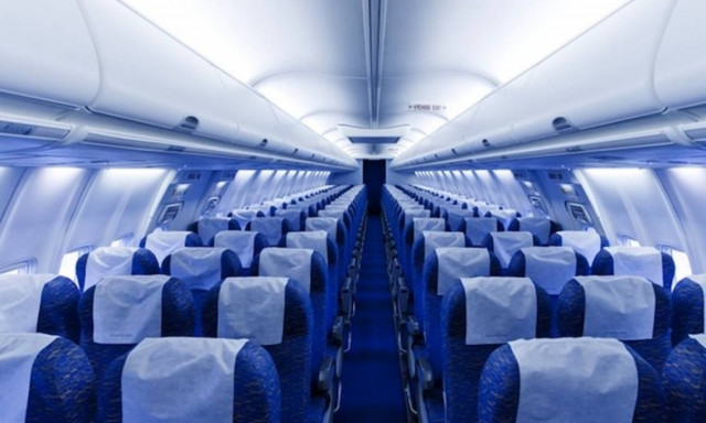 Σοκ: Χτύπησαν 10χρονο με μπουκάλι κατά τη διάρκεια πτήσης (vid)