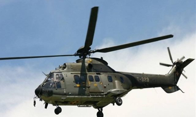 Μωράκι γεννήθηκε σε Super Puma πάνω από την Σύρο! (video)