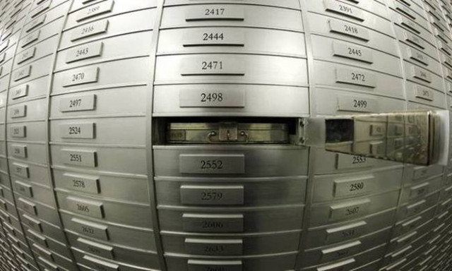 Greek authorities receive new list of 475 Greeks with overseas accounts