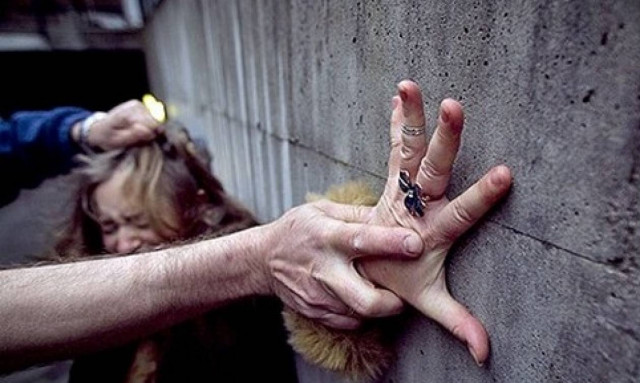 Φρίκη: Μετανάστες βίαζαν ομαδικά ανάπηρη επί δύο ώρες