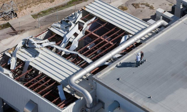 Ο τυφώνας Μάθιου προκάλεσε σοβαρές ζημιές στο Διαστημικό Κέντρο της NASA (pics+vid)