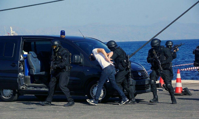 Στα χέρια του Λιμενικού «τρομοκράτες» στο λιμάνι της Ρόδου