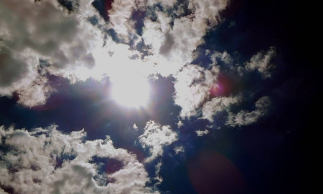 Καιρός: Ανοιξιάτικος το Σάββατο - Βροχές από την Κυριακή