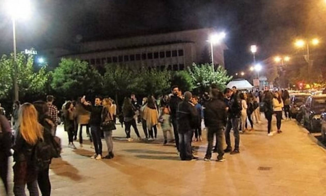 Σεισμός Ιωάννινα: Στο «χορό» των Ρίχτερ η Ήπειρος - Καρέ - καρέ η εφιαλτική νύχτα των κατοίκων (vid)