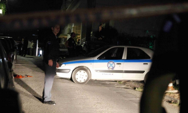 Ένταση στο Ωραιόκαστρο: Αυτοκίνητο παρέσυρε πρόσφυγες - Νεκροί μητέρα και παιδί (pics)