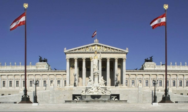 Αρνητική η Αυστρία σε νέες κυρώσεις προς την Ρωσία