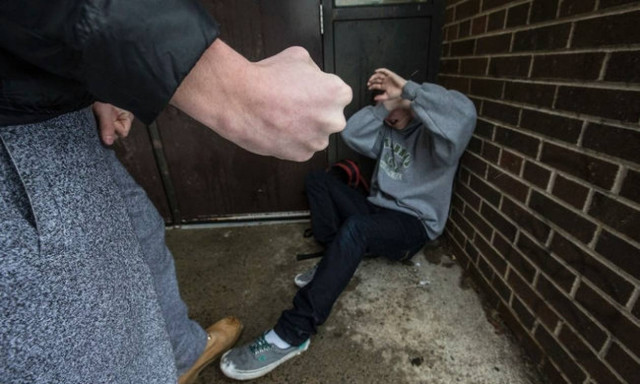 Σοκ στην Κω: Μαθητές γυμνασίου χτύπησαν άγρια 15χρονο και το βιντεοσκόπησαν