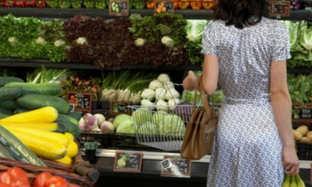 Ο Έλληνας πλέον κάνει οικονομία και στο κρεμμύδι