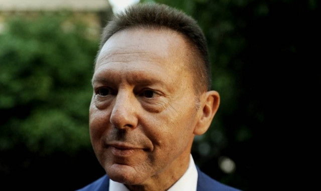 Mείωση στις τιμές των αεροπορικών εισιτηρίων ζητά ο Στουρνάρας