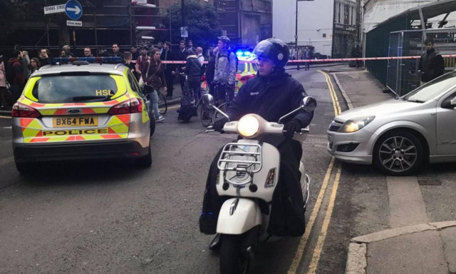 Συναγερμός στο Λονδίνο – Εκκενώθηκε το London Bridge λόγω ύποπτου οχήματος (Pics+Vids)