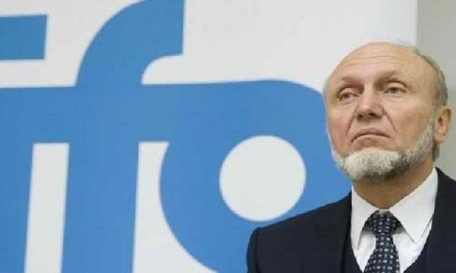 Χανς Βέρνερ Ζιν: Η Γερμανία θα έπρεπε να είχε χαρίσει χρήματα στην Ελλάδα