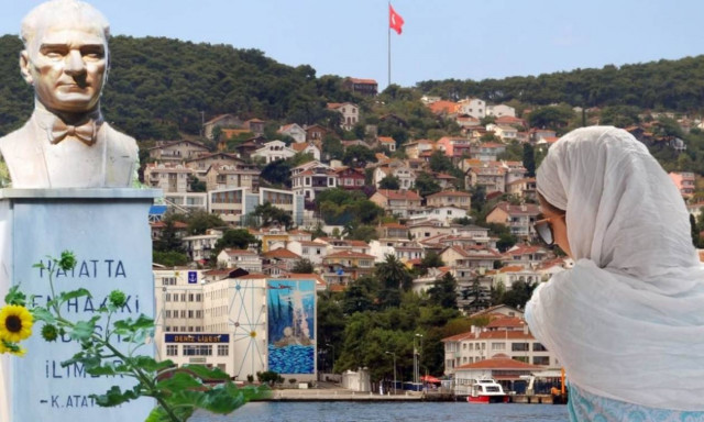 Αποστολή στα Πριγκιποννήσια: Οι λιγοστοί Έλληνες κρατούν ψηλά την ελληνική περηφάνια