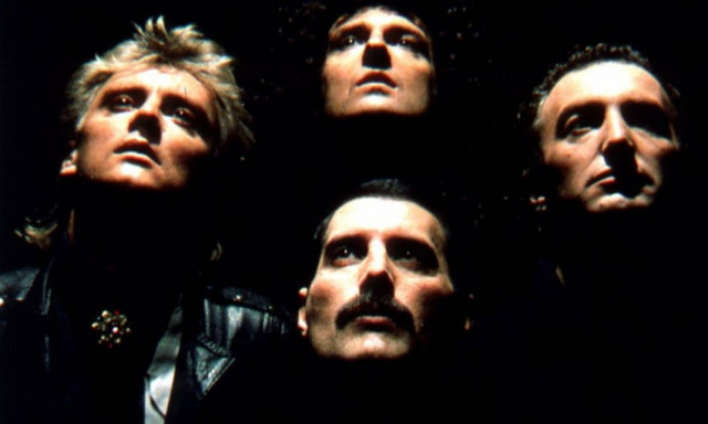 Queen - We Will Rock You: Η νέα εκτέλεση του θρυλικού κομματιού που πρέπει οπωσδήποτε να ακούσεις