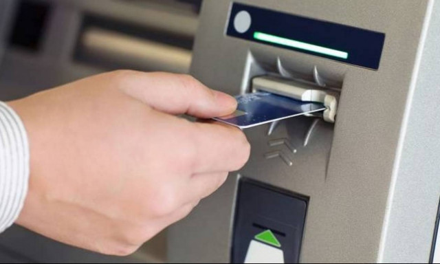 Αυτά είναι τα πέντε λάθη που κάνεις στο ΑΤΜ και σου κοστίζουν λεφτά!