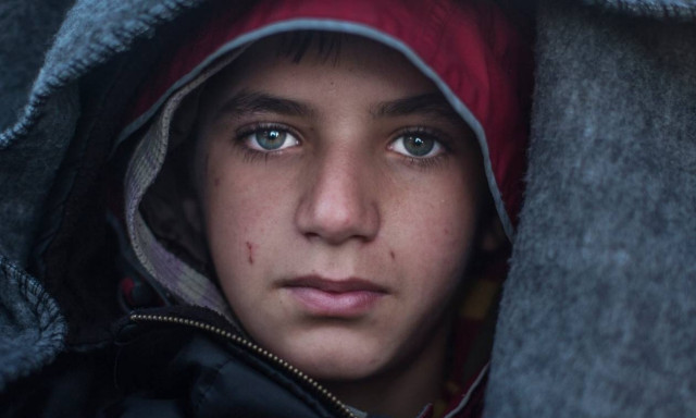 Kτηνωδία στη Γερμανία: Περαστικοί βιντεοσκοπούσαν και παρότρυναν ανήλικο πρόσφυγα να αυτοκτονήσει