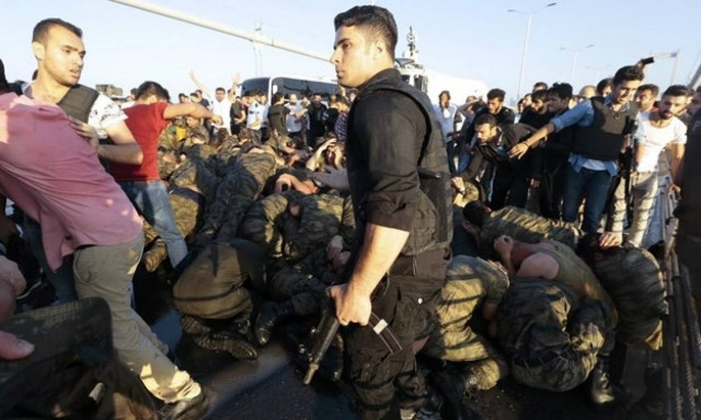 Τουρκία: Αριθμός ρεκόρ οι συλλήψεις του αποτυχημένου πραξικοπήματος