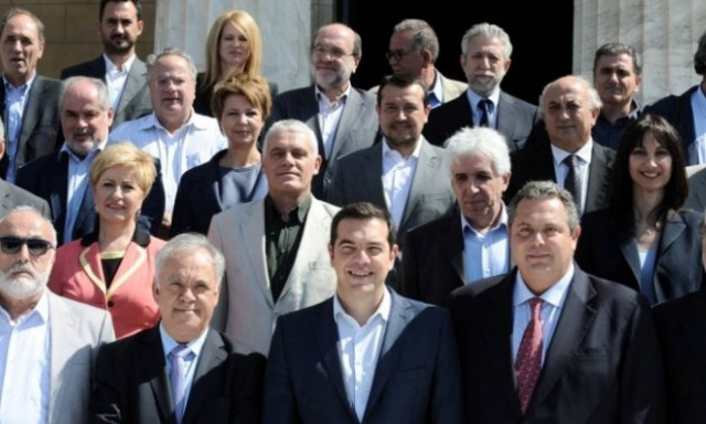 Θα λυθούν τα προβλήματα της χώρας με τον ανασχηματισμό;