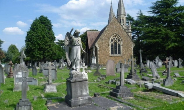 Φρίκη: 10χρονα προσπάθησαν να βιάσουν 11χρονο κορίτσι κατά τη διάρκεια κηδείας!