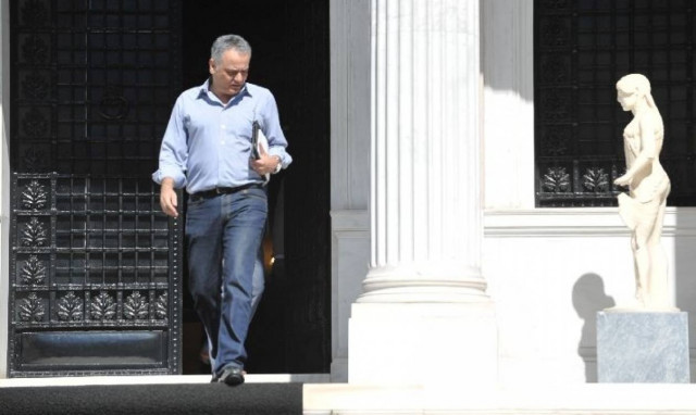 Εκτάκτως στο Μαξίμου για να πέσουν οι τόνοι ο Σκουρλέτης