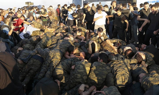 Πόρισμα κόλαφος για τα φρικτά βασανιστήρια κρατουμένων μετά το πραξικόπημα στην Τουρκία