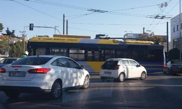 ΤΩΡΑ: «Χάος» στη λεωφόρο Κηφισίας