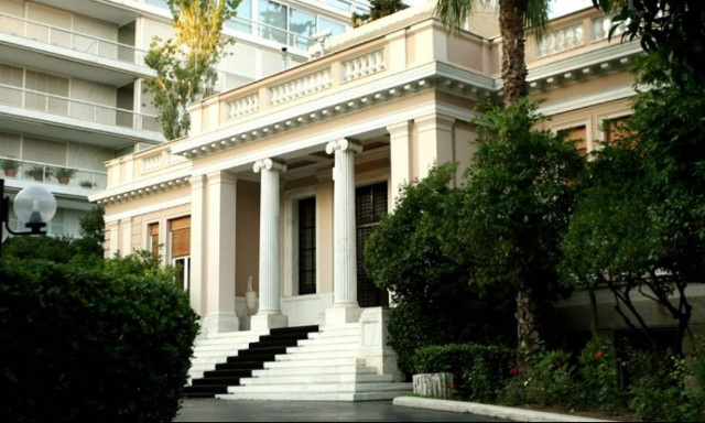 Μαξίμου: Προσωρινή άδεια με το... αζημίωτο σε όποιο κανάλι θέλει να εκπέμπει μέχρι το νέο διαγωνισμό