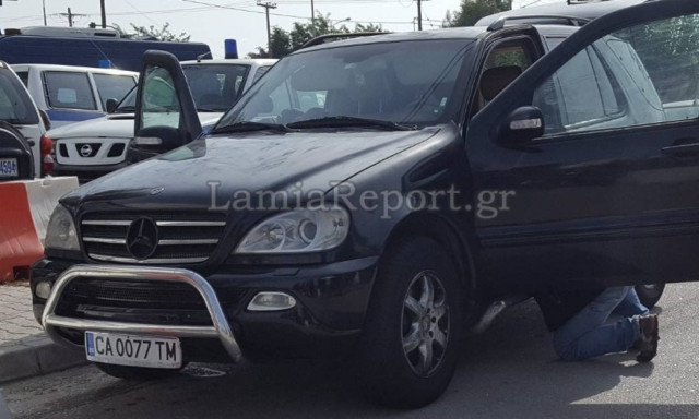 Μυστήριο με το μαύρο αυτοκίνητο που κάνουν «φύλλο και φτερό» αστυνομικοί στη Λαμία