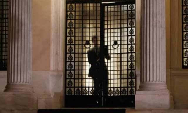 Τηλεοπτικές άδειες: «Μούδιασε» το Μαξίμου με την απόφαση του ΣτΕ