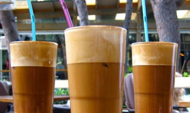 Μόνο στην Κύπρο: Παρήγγειλε φραπέ στη Λάρνακα και του χρέωσαν το νερό που θα έβαζαν μέσα (pic)