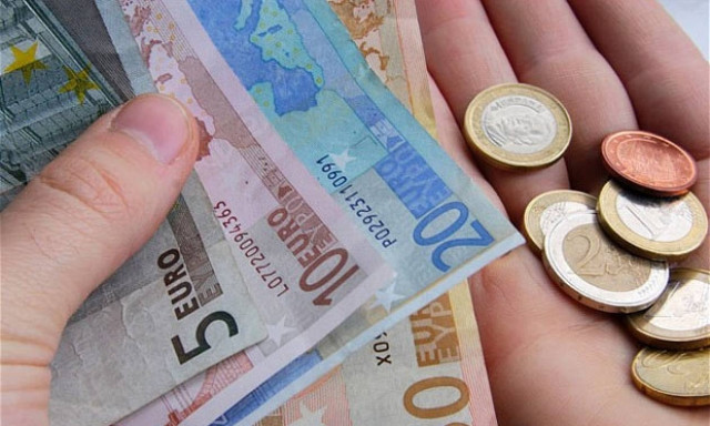 Το «φέσι» πάει... σύννεφο: Στα ύψη οι ληξιπρόθεσμες οφειλές και τον Σεπτέμβριο