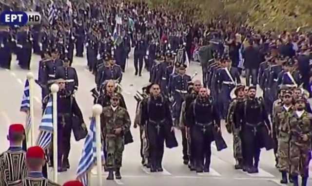 28η Οκτωβρίου: Ξεσήκωσαν το πλήθος οι ΟΥΚάδες (video)