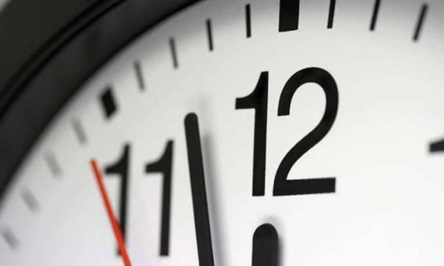 Μια ώρα πίσω γυρίζουμε τα ρολόγια