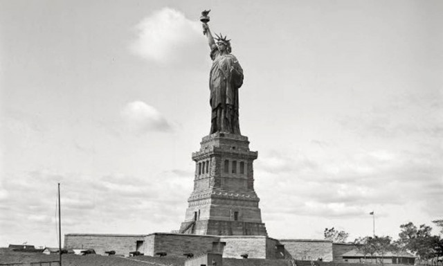 Happy Birthday, Lady Liberty: Ενας υπαινιγμός για τις κοινές ιδέες