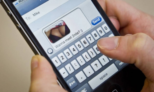 Πρωταθλήτριες οι Ελληνίδες στο sexting