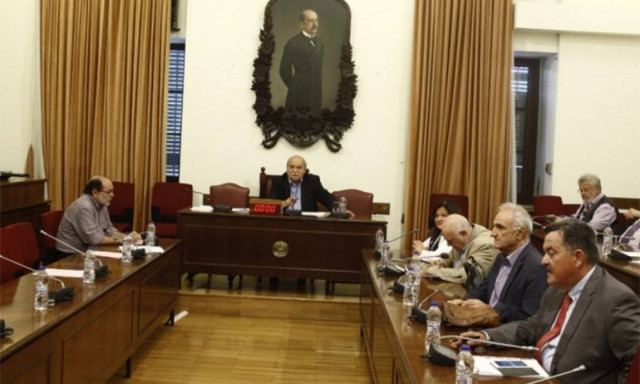 «Ναυάγιο» στη διάσκεψη για το ΕΣΡ - Όλα θα παιχτούν την Πέμπτη στη Βουλή