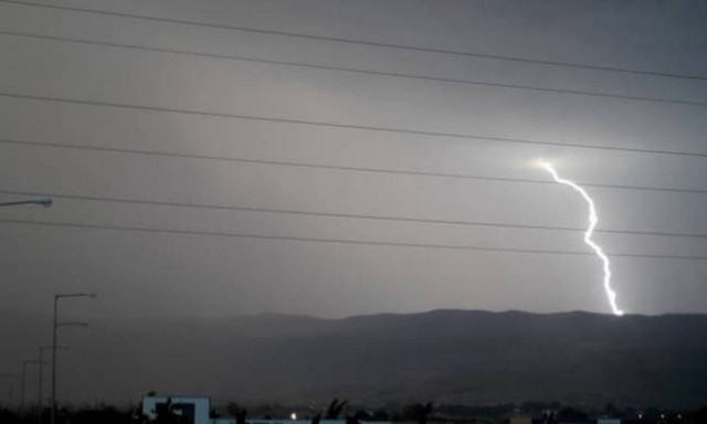 Καιρός: Με καταιγίδες και μποφόρ μας αφήνει ο Οκτώβρης - Πού θα «χτυπήσουν» τα φαινόμενα (pics)